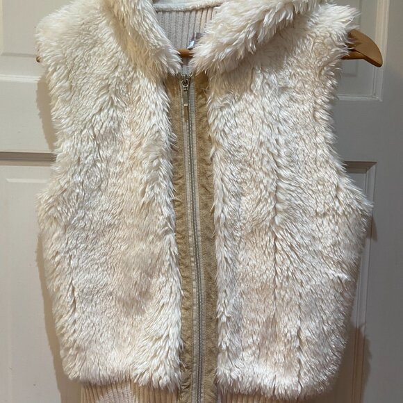White fake fur vest - Picture 4 of 6